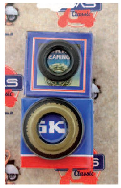 Crankshaft bearing kit RMS 100200830 with o-rings and oil seals plavi