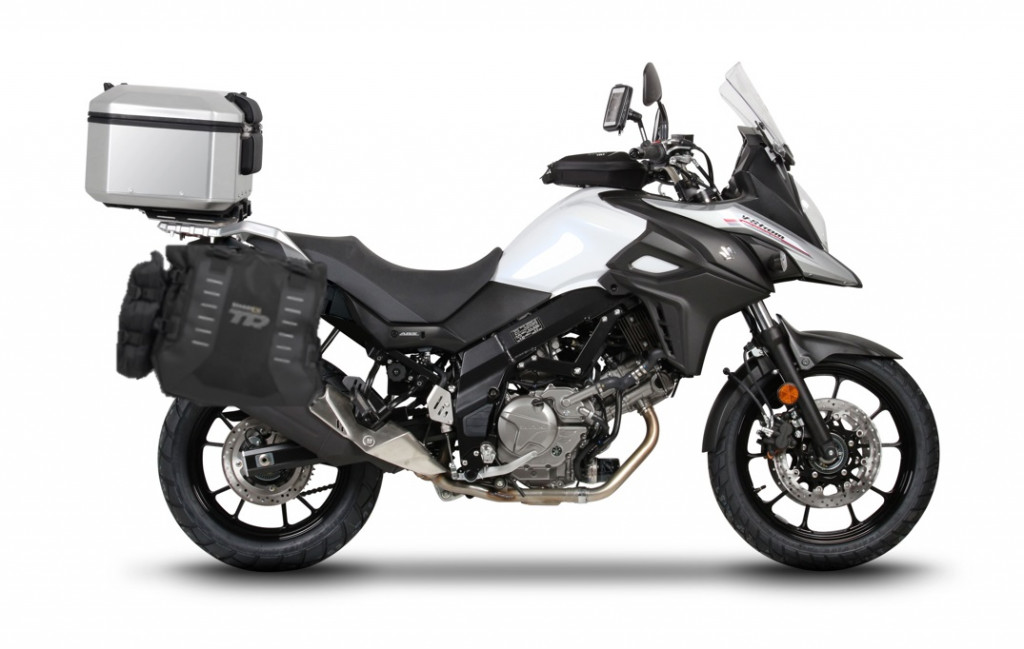 Complete set of SHAD TERRA TR40 adventure saddlebags and SHAD TERRA aluminium 48L topcase, including mounting kit SHAD SUZUKI DL 650 V-Strom