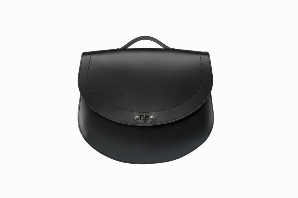 Leather saddlebag CUSTOMACCES HD AP0009N Crni left