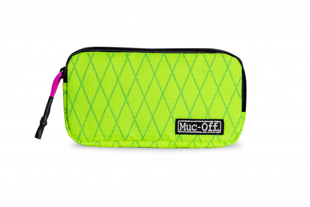 Rainproof essentials case MUC-OFF 20454 HI VIS