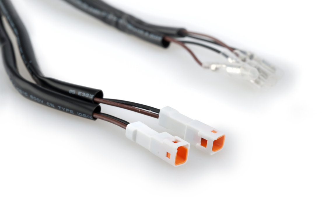 Connector leads PUIG MODELS SUZUKI 20760N Crni