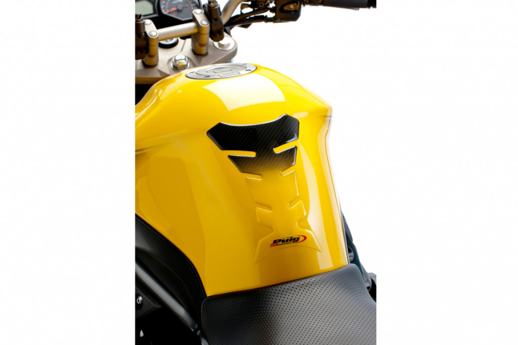 Tank pad PUIG PERFORMANCE 7427C carbon look