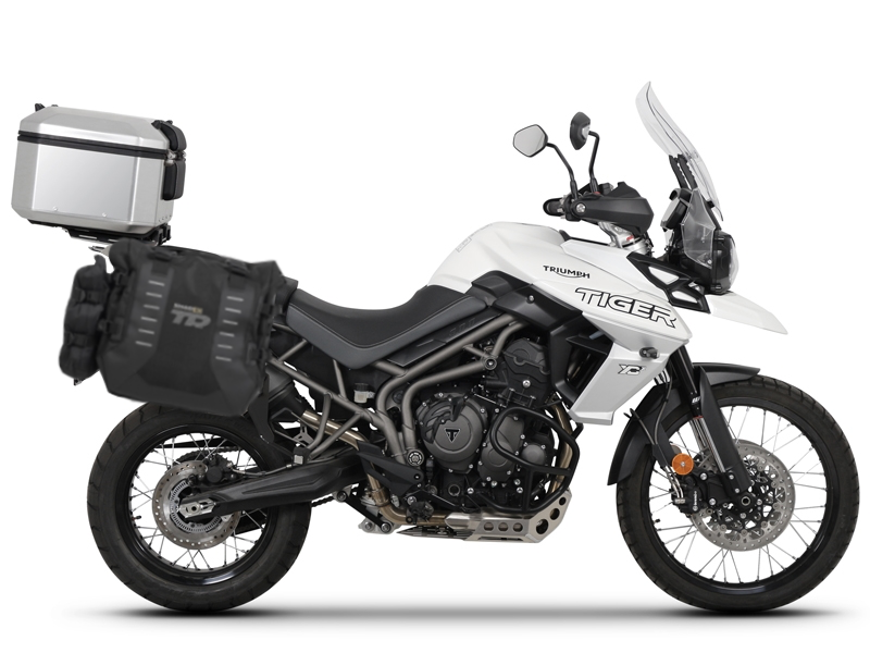 Complete set of SHAD TERRA TR40 adventure saddlebags and SHAD TERRA aluminium 48L topcase, including mounting kit SHAD TRIUMPH Tiger 800