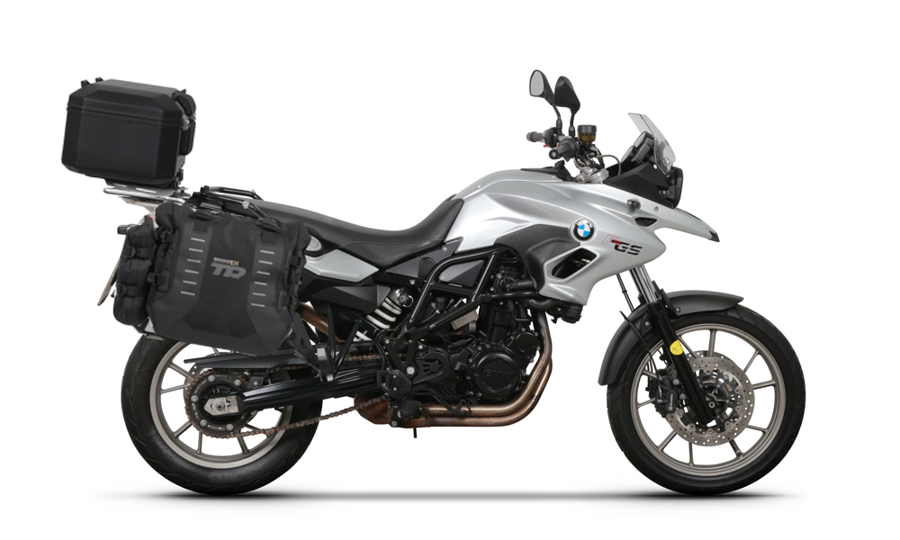Complete set of SHAD TERRA TR40 adventure saddlebags and SHAD TERRA BLACK aluminium 48L topcase, including mounting kit SHAD BMW F 650 GS / F 700 GS/ F 800 GS (2008 - 2018)