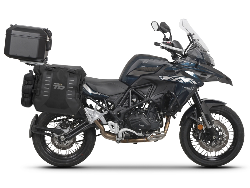 Complete set of SHAD TERRA TR40 adventure saddlebags and SHAD TERRA BLACK aluminium 48L topcase, including mounting kit SHAD BENELLI TRK 502X