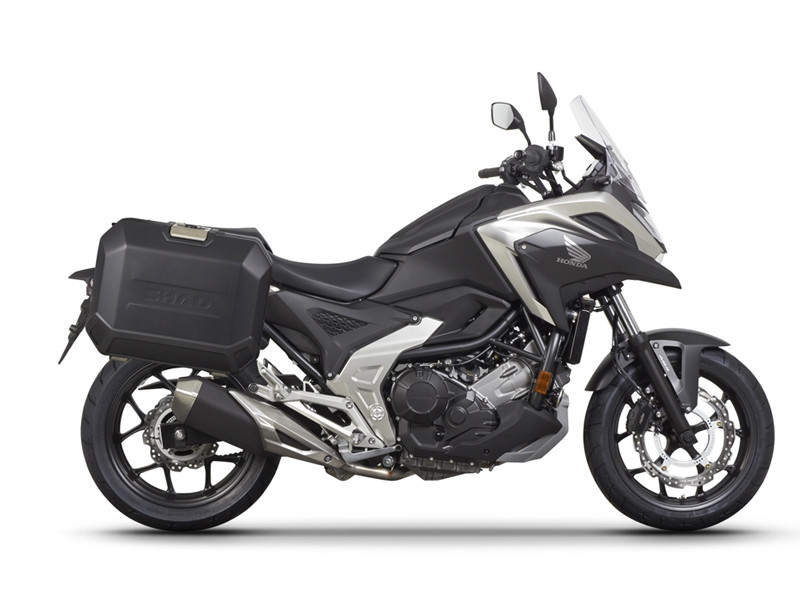 Set bočnih aluminijastih kofera sa nosači 36L SHAD TERRA BLACK SHAD HONDA NC 750 X 2021-