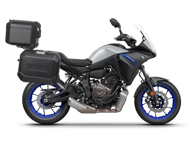 Set aluminijastih kofera sa nosači i pločo SHAD TERRA BLACK, 37L stražnji kofer in 47L bočni koferi SHAD YAMAHA MT-07 Tracer / Tracer 700