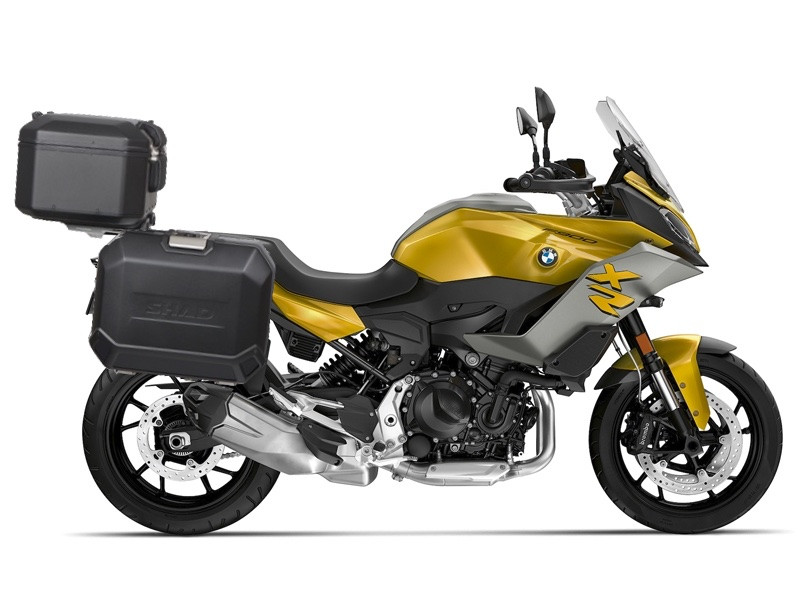 Set aluminijastih kofera sa nosači i pločo SHAD TERRA BLACK, 48L stražnji kofer in 47L bočni koferi SHAD BMW F 900 XR
