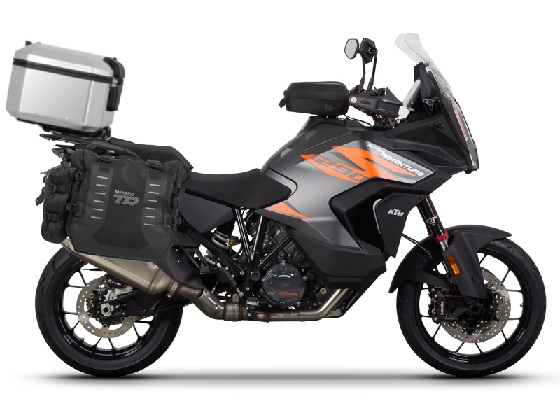 Complete set of SHAD TERRA TR40 adventure saddlebags and SHAD TERRA aluminium 37L topcase, including mounting kit SHAD KTM Super Adventure 1290 (R, S)