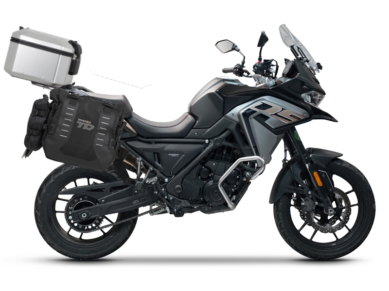 Complete set of SHAD TERRA TR40 adventure saddlebags and SHAD TERRA aluminium 55L topcase, including mounting kit SHAD Voge 650DS / 650DSX