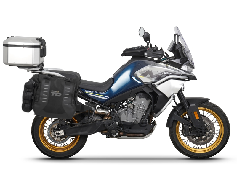 Complete set of SHAD TERRA TR40 adventure saddlebags and SHAD TERRA aluminium 48L topcase, including mounting kit SHAD CF Moto 800MT